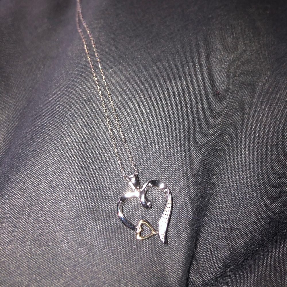 Woman’s hearts necklace